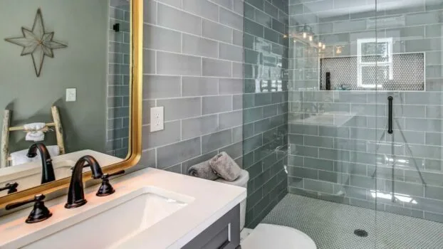 Watch - 30 Bathroom Tile Ideas